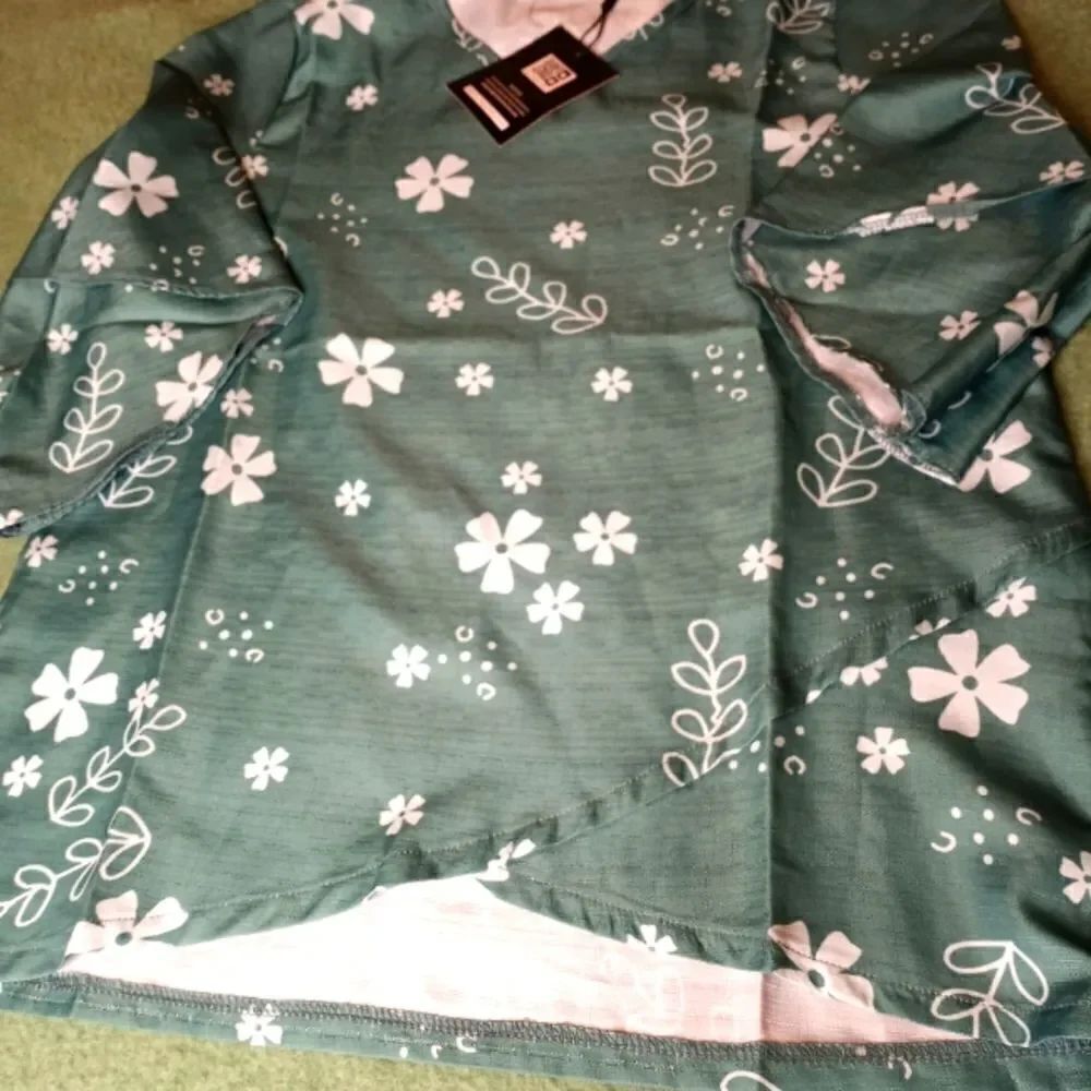 NWT JustFashionNow L Green Floral Print LINEN 3/4 Sleeve Women's Top